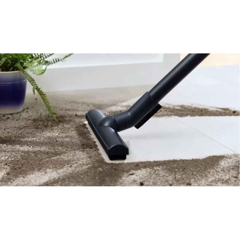 Putekļsūcējs Bosch BGB 41RD3H — 600 W, 4 L putekļu maiss, HEPA filtrs, 11 m darbības rādiuss, teleskopiskā caurule, sarkans