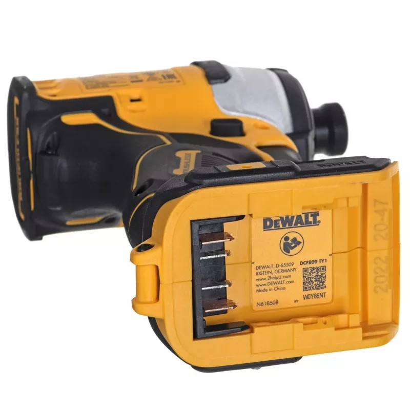 Bezvadu instrumentu komplekts DeWalt DCK2062M2T — 18V, urbjmašīna DCD709 + triecienskrūvgriezis DCF809 1/4 collu, 2×4,0Ah akumulatori, TSTAK II kaste
