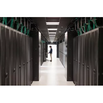 Pārvaldāms tīkla slēdzis HPE Aruba Networking 6200M L3 24x Gigabit Ethernet PoE