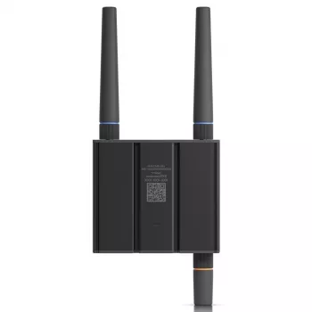 Mobilo tīklu maršrutētājs Ubiquiti UMR-Ultra — 4G LTE, NanoSIM, 2,4 GHz Wi‑Fi, 2x RJ‑45, 3 ārējās SMA antenas, 5–30 V DC