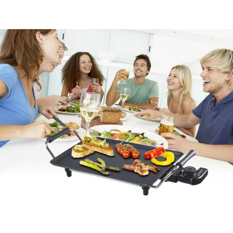 Beper 90.386 teppanyaki grils, 70,5 x 23,5 cm plātne ar pretpiedegošu pārklājumu, 1800 W, melns