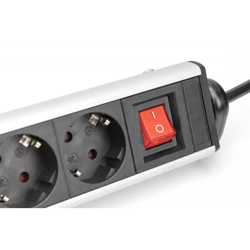 Digitus 6-vietu biroja pagarinātājs ar 3x USB portiem un 1,5 m kabeli