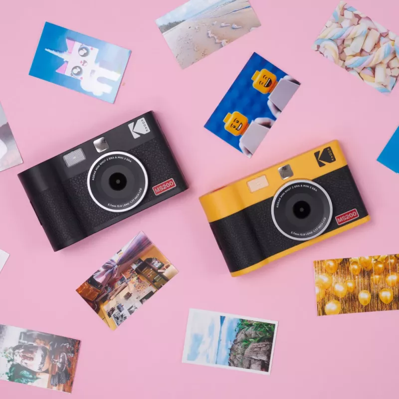 Momentānā kamera Kodak Mini Shot 2 Era — portatīvā momentkamera ar iebūvētu printeri, melna