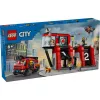 Konstruktors LEGO City Ugunsdzēsēju stacija ar pagriežamām kāpnēm 60414 — 843 gabali, 5 minifigūras