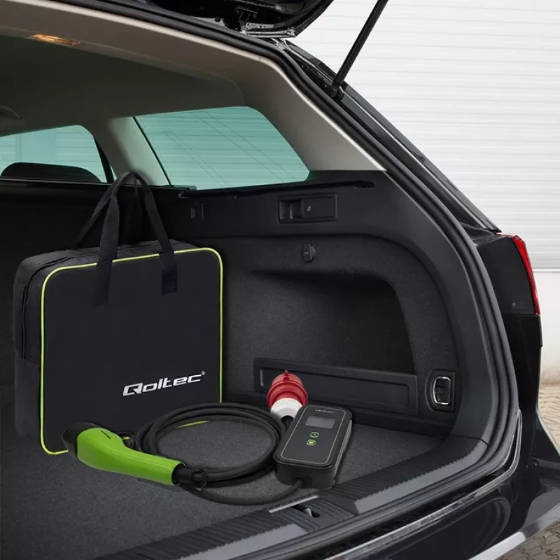 Qoltec Mobilais EV Auto Lādētājs Regulējams 2in1 Type2 | 7kW | 230V | CEE 3 PIN | Wi-Fi | LCD | Pārnēsājams | Wallbox | 5m