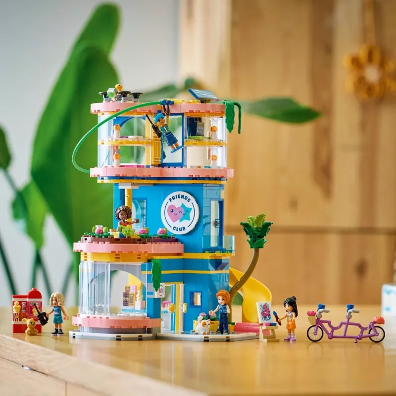 LEGO Friends 42689 Heartlake City Draugu kluba nams