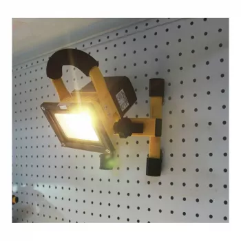 Synergy 21 LED būvlampas akumulatora prožektors 10W ar papildu magnētiskajām kājām