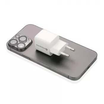 Sienas lādētājs everActive SC-330Q ar 1x USB-A un 1x USB-C portiem, 20W, balts
