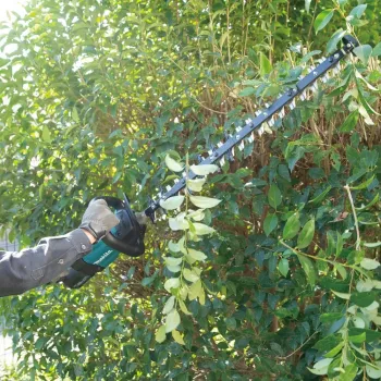 Makita UH007GD201 akumulatora dzīvžoga šķēres ar dubulto asmeni 5.2 kg