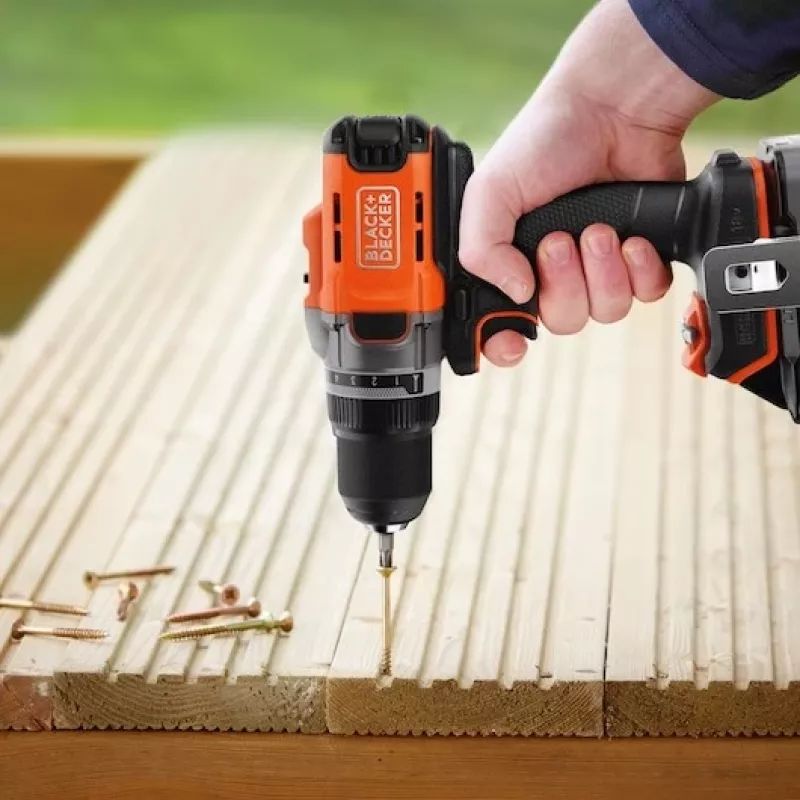Bezvadu urbjmašīna Black & Decker BCD382XN 18V — kompakta 18 V urbjmašīna (bez akumulatora)