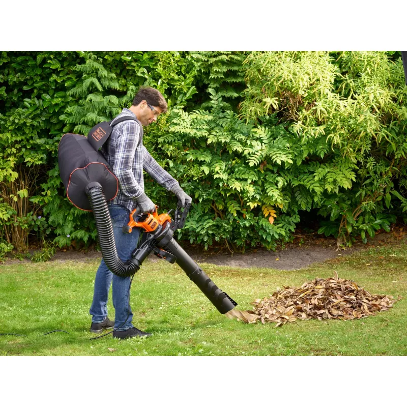 Black & Decker BEBLV301-QS lapu pūtējs un sūcējs 3 vienā, 3000 W