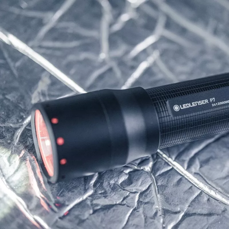 Ledlenser P7 Melnais Rokas lukturītis LED