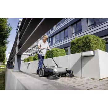 Karcher AG KM 70/20 C 2SB manuālā slaucītājmašīna, 22 kg