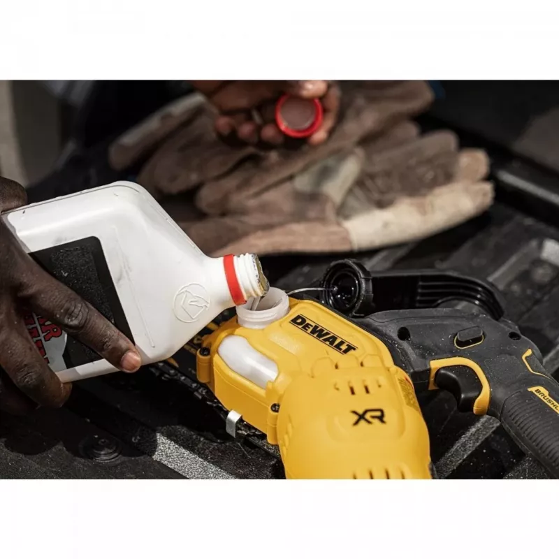 Dzīvžoga šķēres DeWALT DCMPS520N-XJ, 20 cm zāģa riepa, 8.5 m/s ķēdes ātrums, 18 V Li‑Ion, 0.55 L eļļas tvertne, 2.1 kg