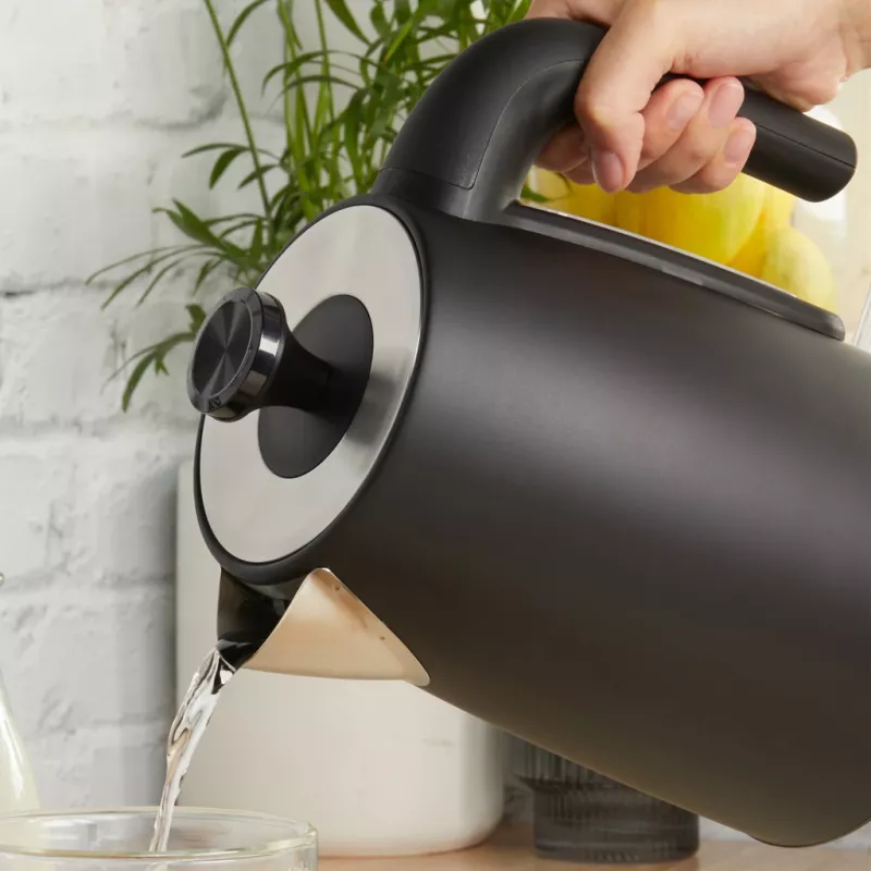 Elektriskā tējkanna Petra 1.7L 3KW matēti melna