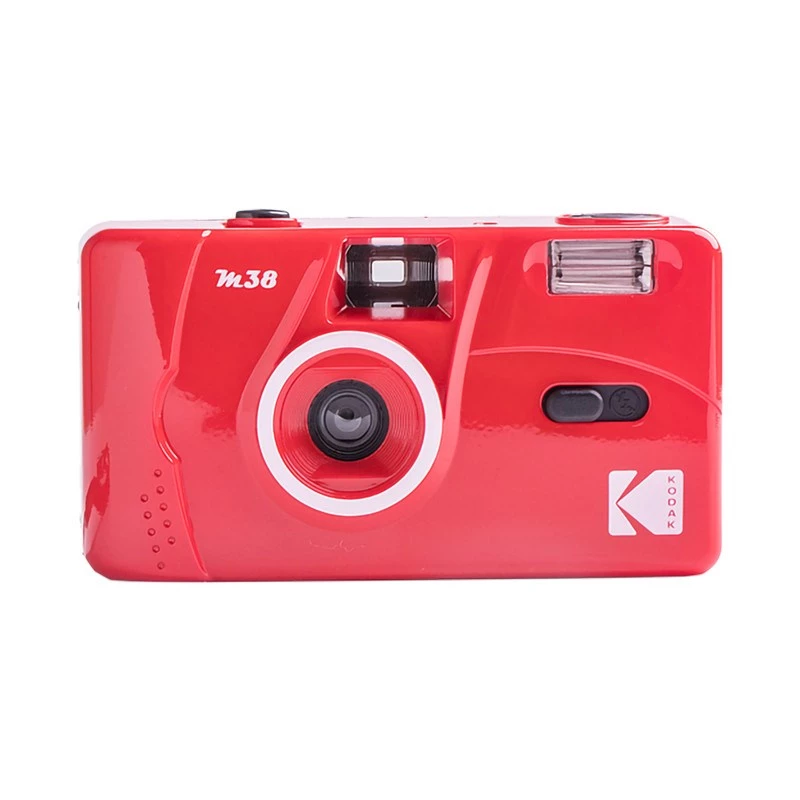 35 mm plēves kamera Kodak M38 Scarlet — atkārtoti lietojama, kompakta