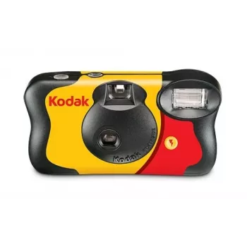 Kodak FunSaver vienreizējā kamera ar zibspuldzi, krāsu filma un zibspuldze, 27 fotoattēli, ISO 400