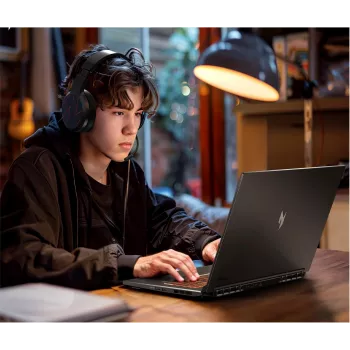 Portatīvais dators Acer Nitro V17 17.3 collu Full-HD 144Hz — Ryzen R7-260, 16GB RAM, 1TB SSD, GeForce RTX 5070, Linux