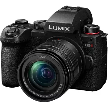 Panasonic Lumix G9 II + 12-60mm F3.5-5.6 bezspoguļa kamera 25,21 MP Live MOS 11552 x 8672 pikseļi Melna (DC-G9M2ME)