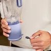 Pārnēsājamais blenderis Ninja BC251EULD — 0,57 L bļoda, akumulators 11,1 V, nerūsējošā tērauda asmeņi, lavandas/caurspīdīgs