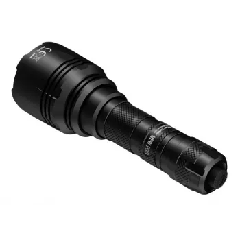 Medību lukturītis Nitecore NEW P30 — 1000 lm, 5000 mAh, USB uzlādējams, IP68, alumīnijs, 155.5 mm, 158.5 g