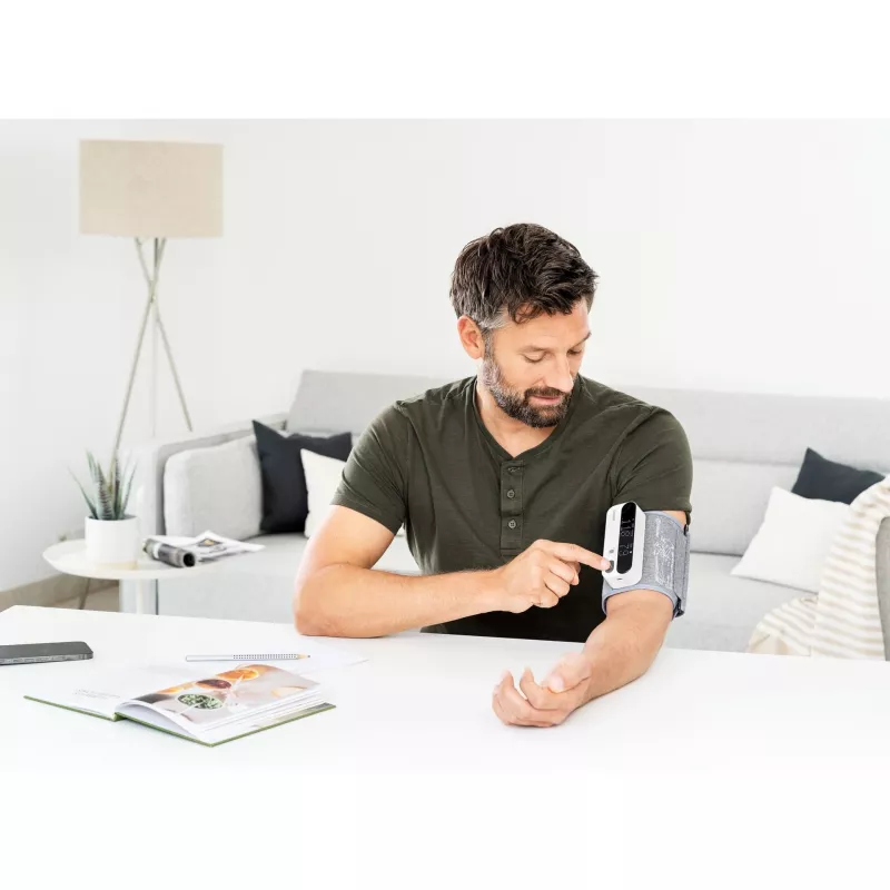 Beurer BM 59 augšdelma asinsspiediena mērītājs ar Bluetooth, balts/melns