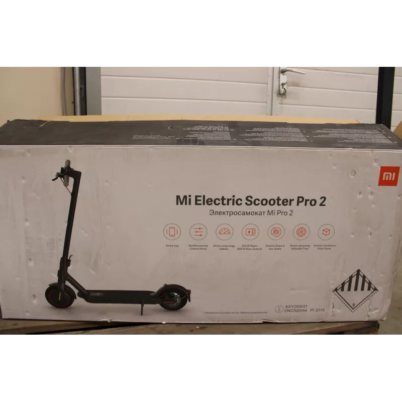Izpārdošana. Xiaomi Mi Electric Scooter Pro 2 (Melns) | 600 W | 25 km/h | 3 mēneši | Melns | LIETOTS, SASKRAPĒTS, NETĪRS, MAZA PLESA AIZMUGURĒ