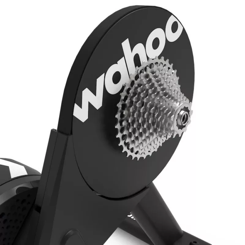 Wahoo KICKR CORE 2 velosipēda trenažieris ar 11 ātrumu kaseti