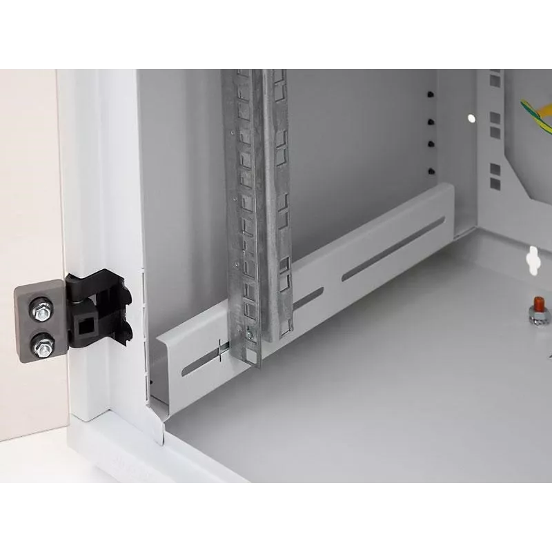 Sienas stiprinājuma skapis Triton 19 inch Rack Wall-mount 6U/500