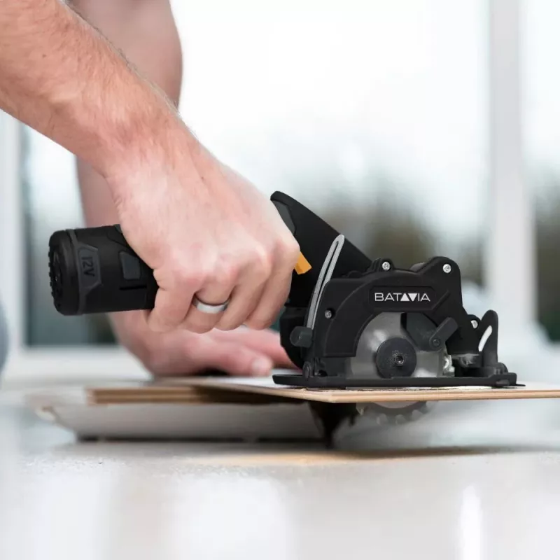 Batavia B.V. | Bezvadu ripzāģis 85 mm - Fixxpack 2.0 komplekts (ar 2.0Ah akumulatoru un USB-C uzlādes kabeli)
