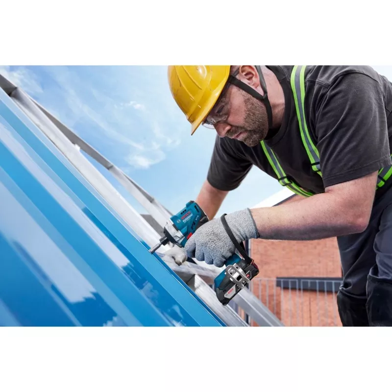 Bezvada triecienuzgriežņu atslēga Bosch GDR 18V-215 ar 2x 4,0 Ah akumulatoriem
