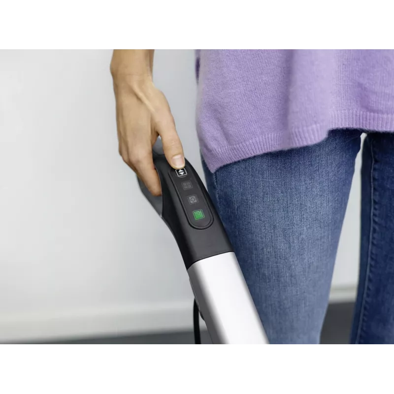 Tvaika mops Kärcher SC 3 UPRIGHT — 0,5 L tvertne, 1600 W, 30 s uzsildīšana, izņemama tvertne, paklāja slidotājs