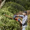 Black & Decker BEHTS301-QS elektriskais dzīvžoga griezējs ar dubulto asmeni