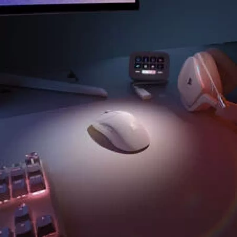Corsair SABRE v2 PRO īpaši viegla bezvadu pele spēlētājiem, balta