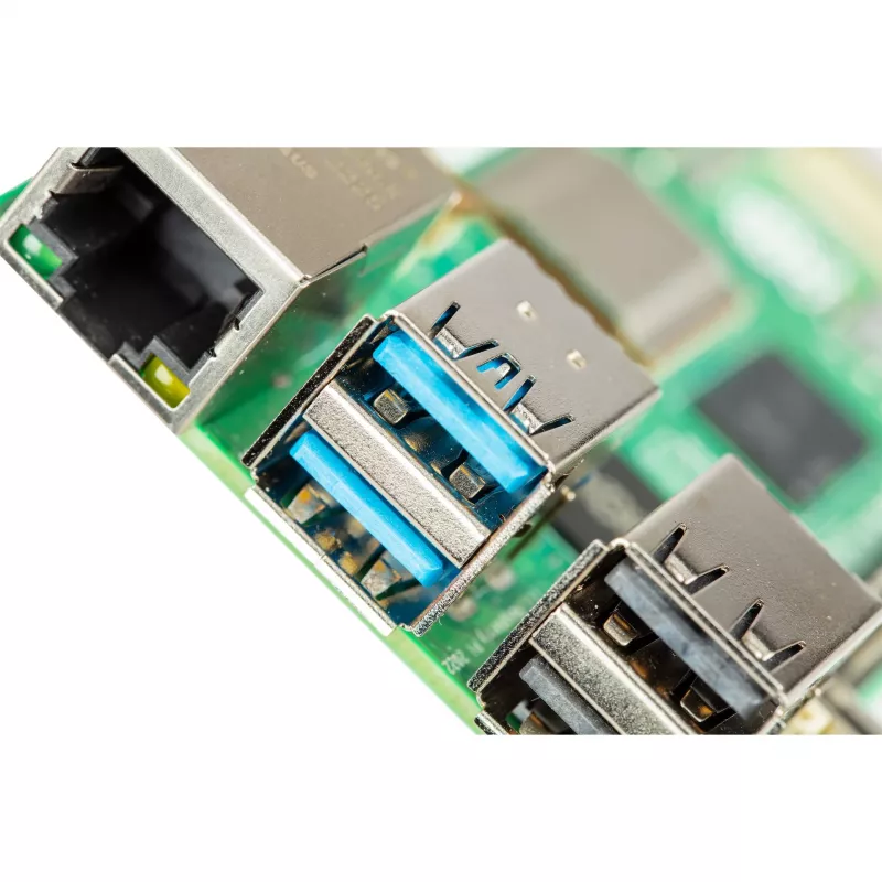 Vienplatnes dators Raspberry Pi 5 izstrādes plate — 2400 MHz Arm Cortex-A76, līdz 16 GB LPDDR4x, MicroSD, USB 3.2, Wi‑Fi 5