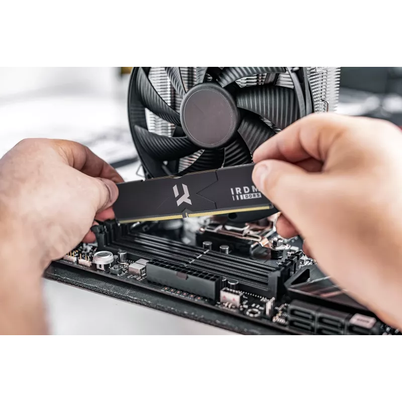 Atmiņa DDR5 IRDM 16GB (1×16GB) / 8000 CL36 melna