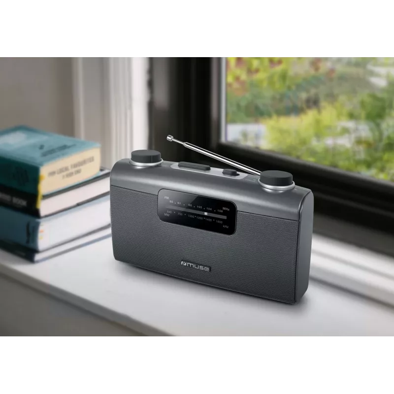 Pārnēsājamais radio Muse M-058 R — AM/FM, skaļuma regulators, baterijas vai 230V tīkls, melns/pelēks