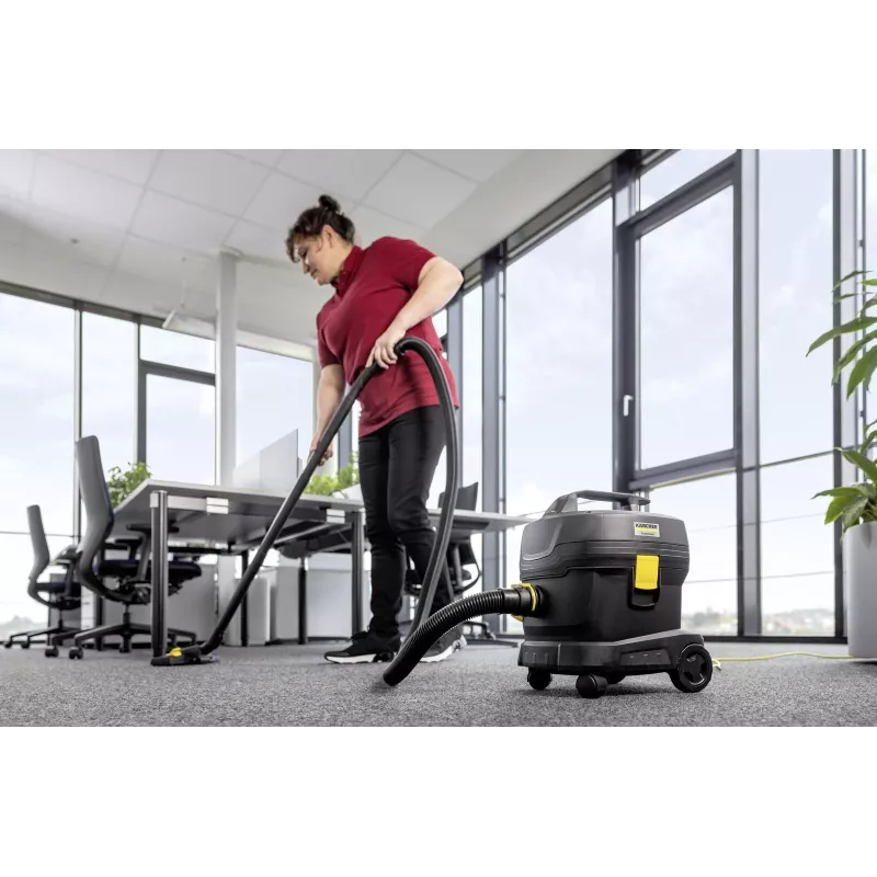 Putekļsūcējs KARCHER 1.527-222.0, 850 W, 11 L, cilindrisks, sausa tīrīšana, ar putekļu maisu, melns