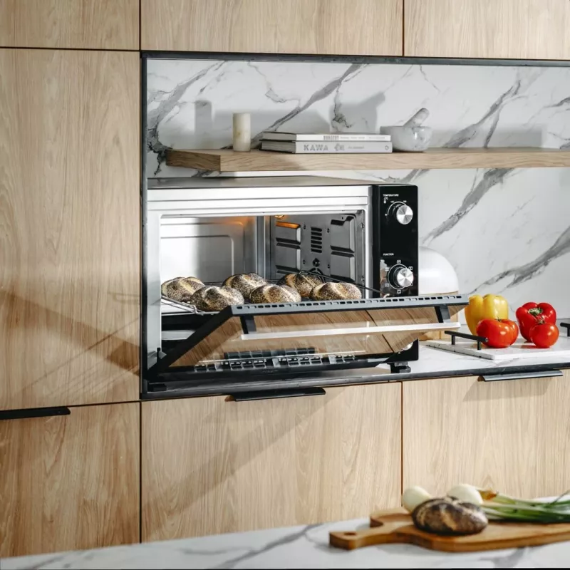 Elektriskā cepeškrāsns Adler AD 6028 — 60 L, 2000 W, brīvi stāvoša, rotējošas vadības, rotisserie, max 230°C, melna
