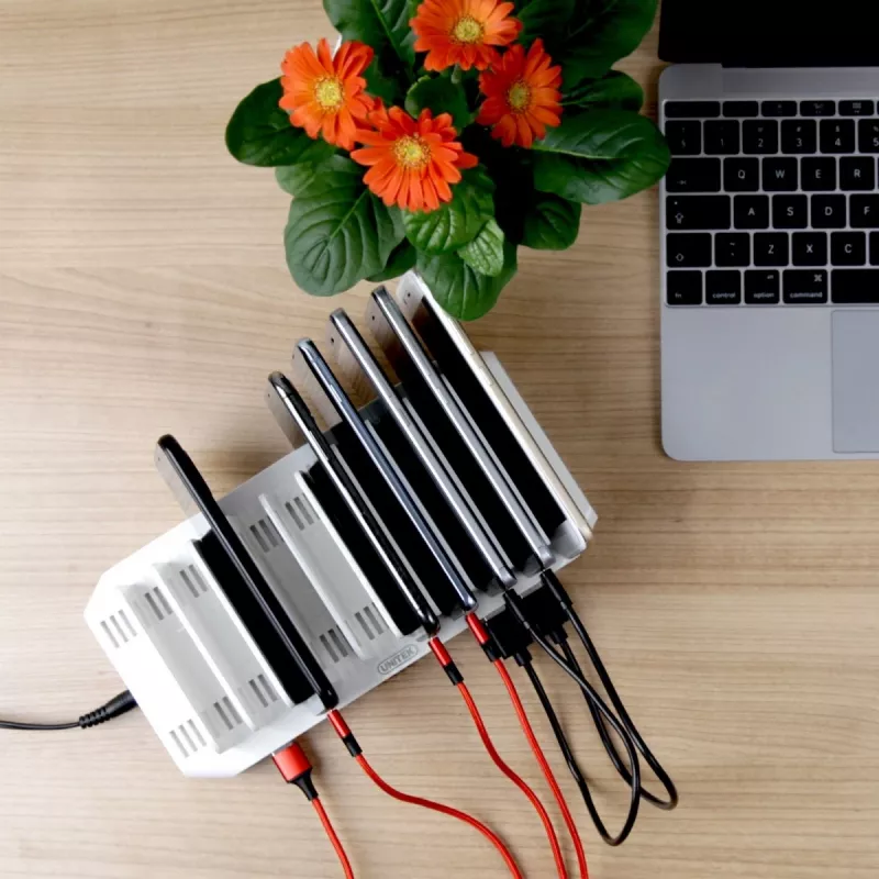 Uzlādes stacija Unitek Y-2190A — 10× USB porti (8×USB 2.0 + 2×USB 3.2 Gen1), bezvadu uzlāde, 96W kopā