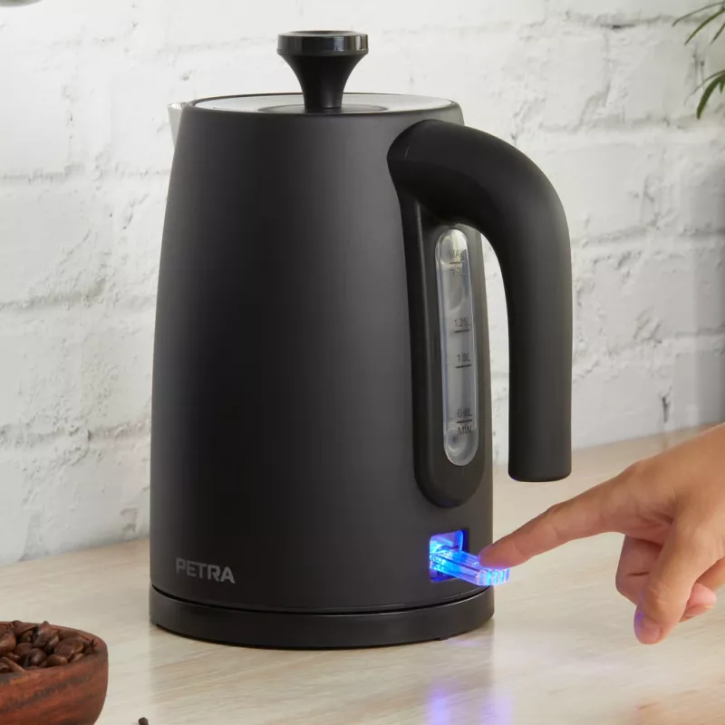 Elektriskā tējkanna Petra 1.7L 3KW matēti melna