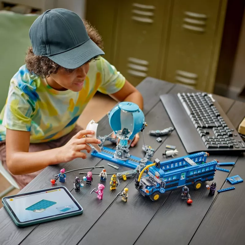 LEGO Fortnite Battle Bus 77073 konstruktors