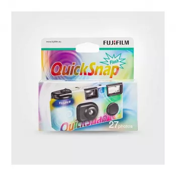 Vienreizējās lietošanas filmas kamera Fujifilm Quicksnap Flash — 135 mm (32 mm fokuss), 1/100s aizvars, iebūvēts zibspuldze, Melna