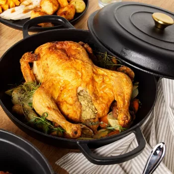 Čuguna katls Russell Hobbs RH02525BEU7 30 cm, melns