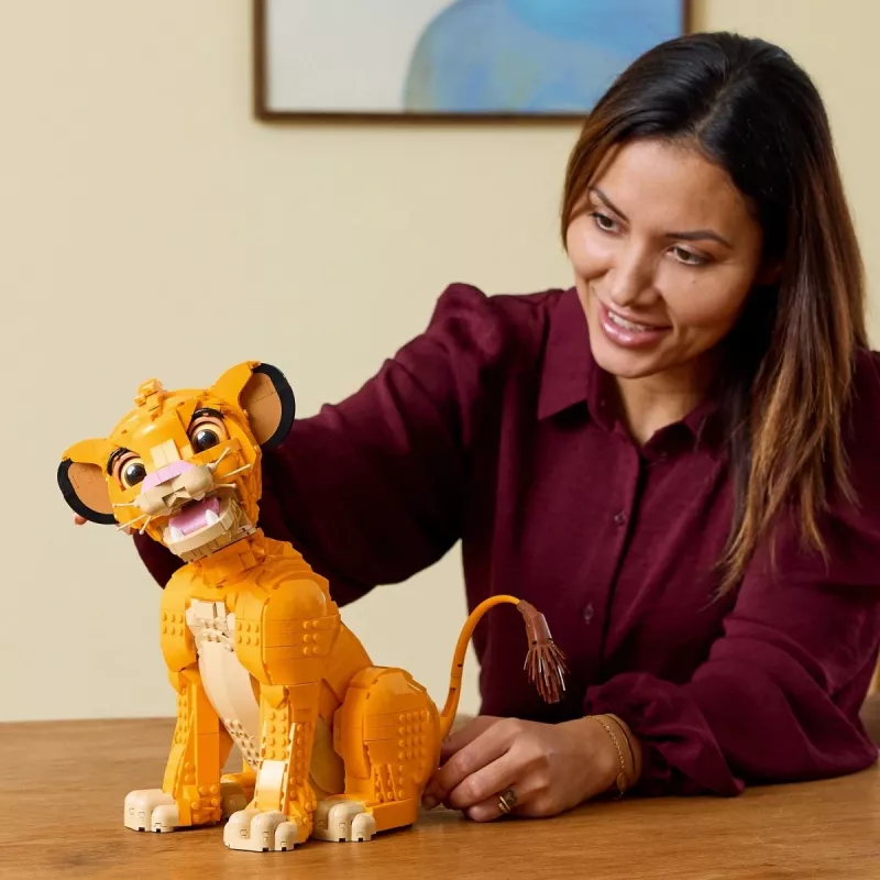 LEGO Disney Jaunais Simba — Karalis Lauva Kolekcionējama Dzīvnieka Figūras Būvēšanas Komplekts Pieaugušajiem