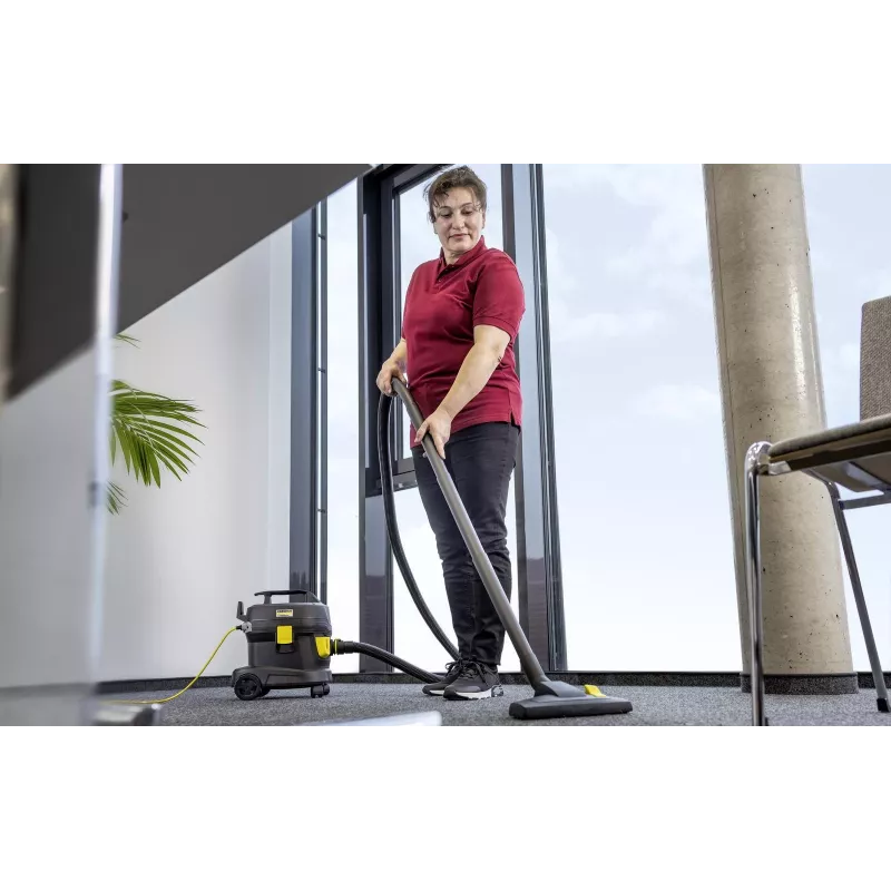 Putekļsūcējs KARCHER 1.527-222.0, 850 W, 11 L, cilindrisks, sausa tīrīšana, ar putekļu maisu, melns