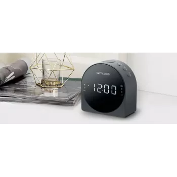 Modinātājradio Muse M-185 CR — FM/MW, 0.9 collu LED displejs, 230 V maiņstrāva ar AAA bateriju rezervi, melns