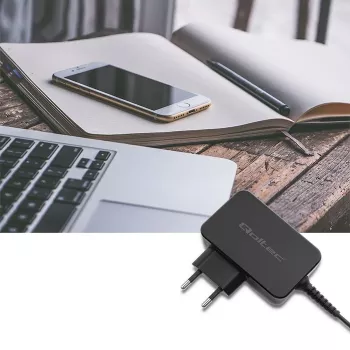 Mobilās ierīces lādētājs QOLTEC 51024 — Universāls AC iekštelpu lādētājs, 65W PD, 20V/3.25A, 1.2m kabelis, Melns