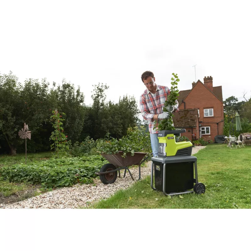 Ryobi RSH3045U dārza smalcinātājs, elektrisks, 3000 W, smalcināšanas diametrs 45 mm, 21 kg