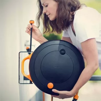 Fiskars 1020448 šļūtenes turētājs Metāls Melns